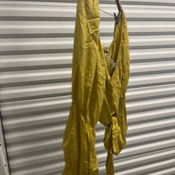 Mustard Crop Blouse - Picture 3 of 5